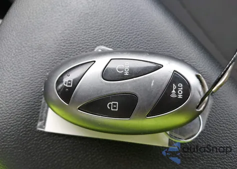 2024 Hyundai Elantra Sel z USA, uszkodzony, nr VIN KMHLM4DG0RU779059